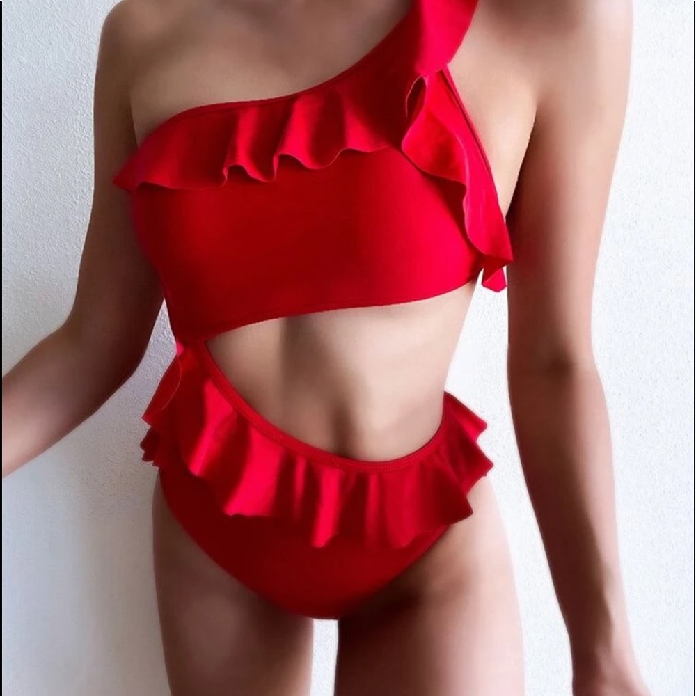 CUTE SHEIN RED RUFFLE BATHING SUIT - Picture 2 of 3